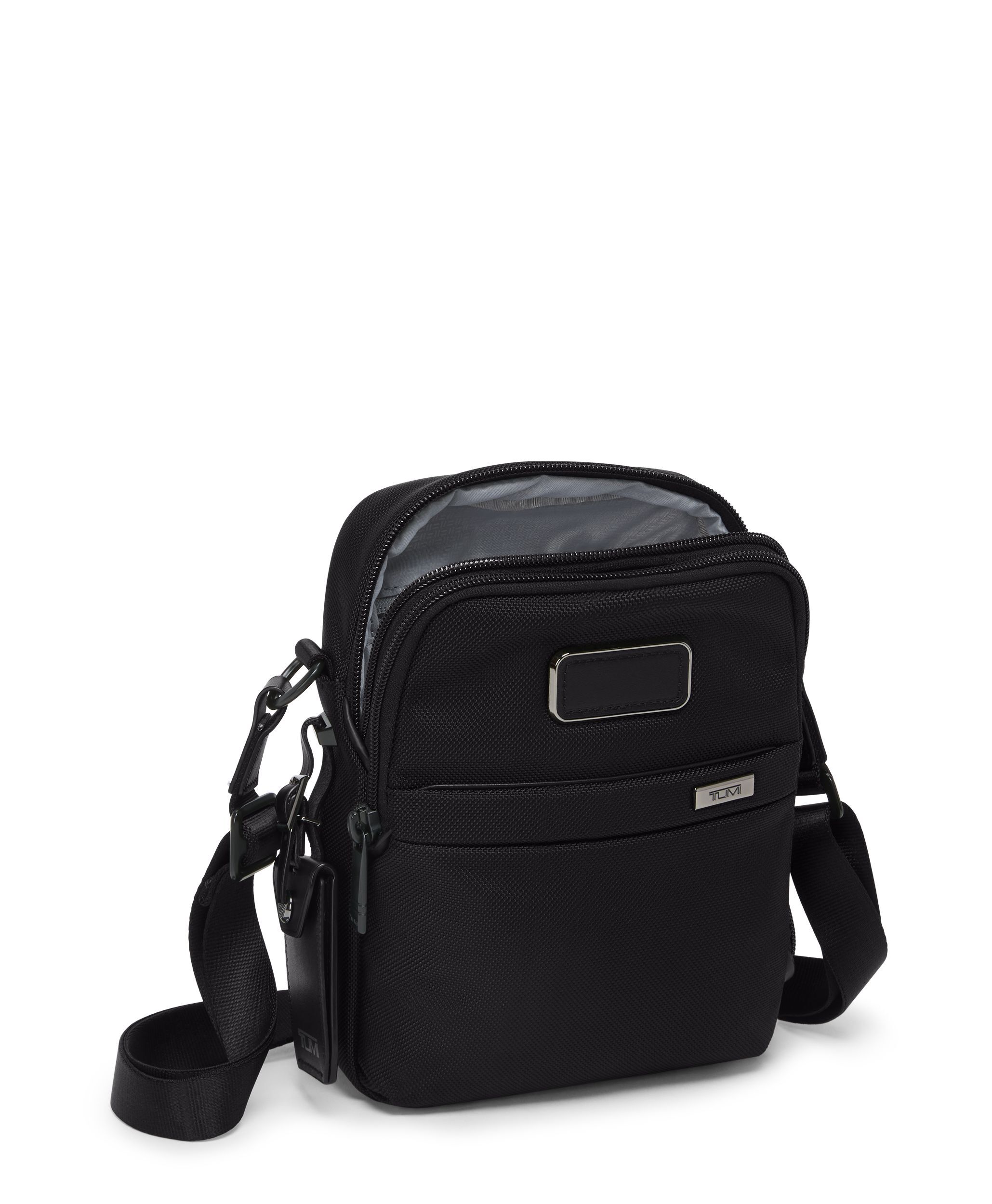 TUMI ALPHA（アルファ） スモール・クロスボディ ブラック| TUMI