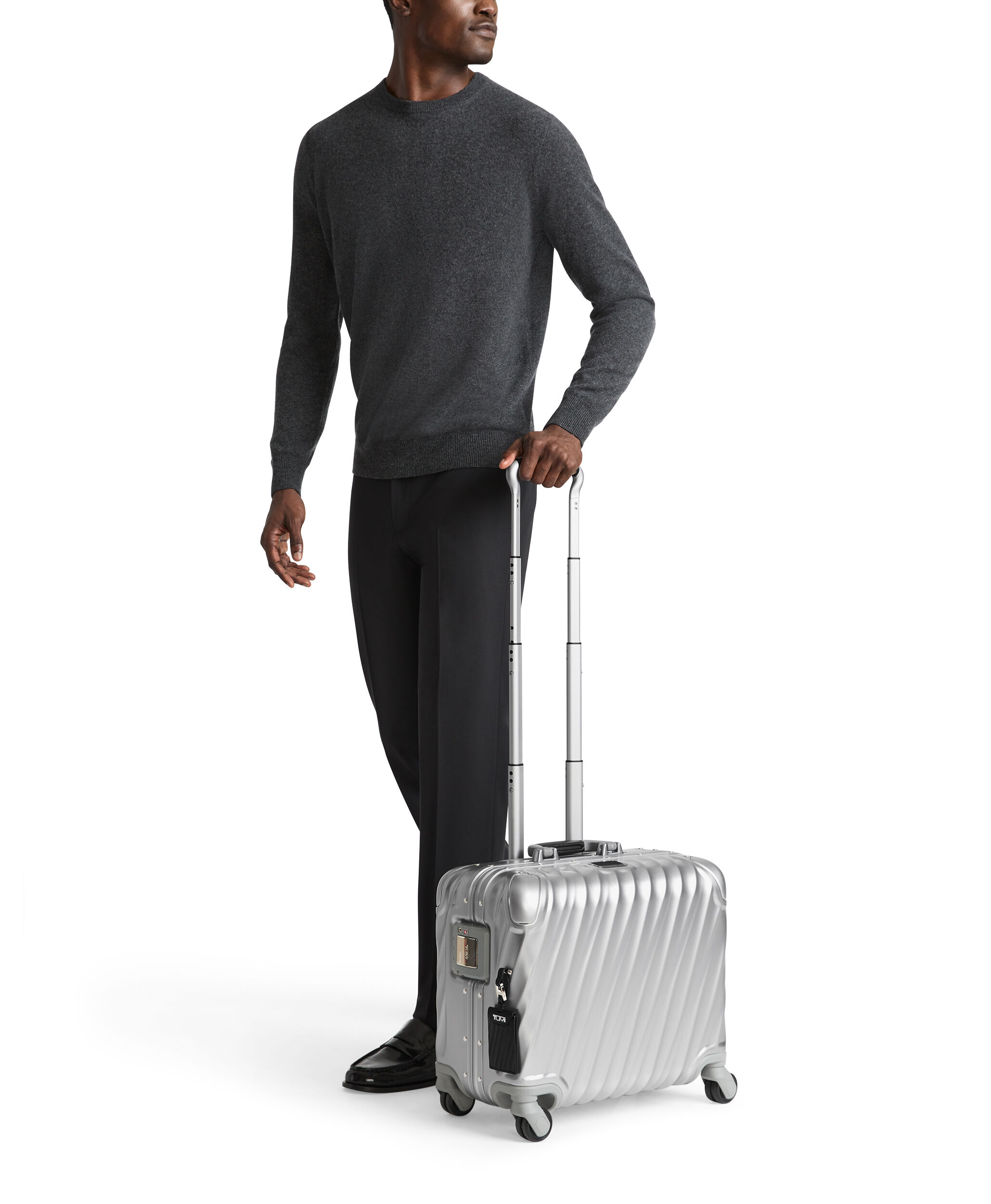 19 DEGREE ALUMINUM コンパクト・キャリーオン シルバー｜TUMI