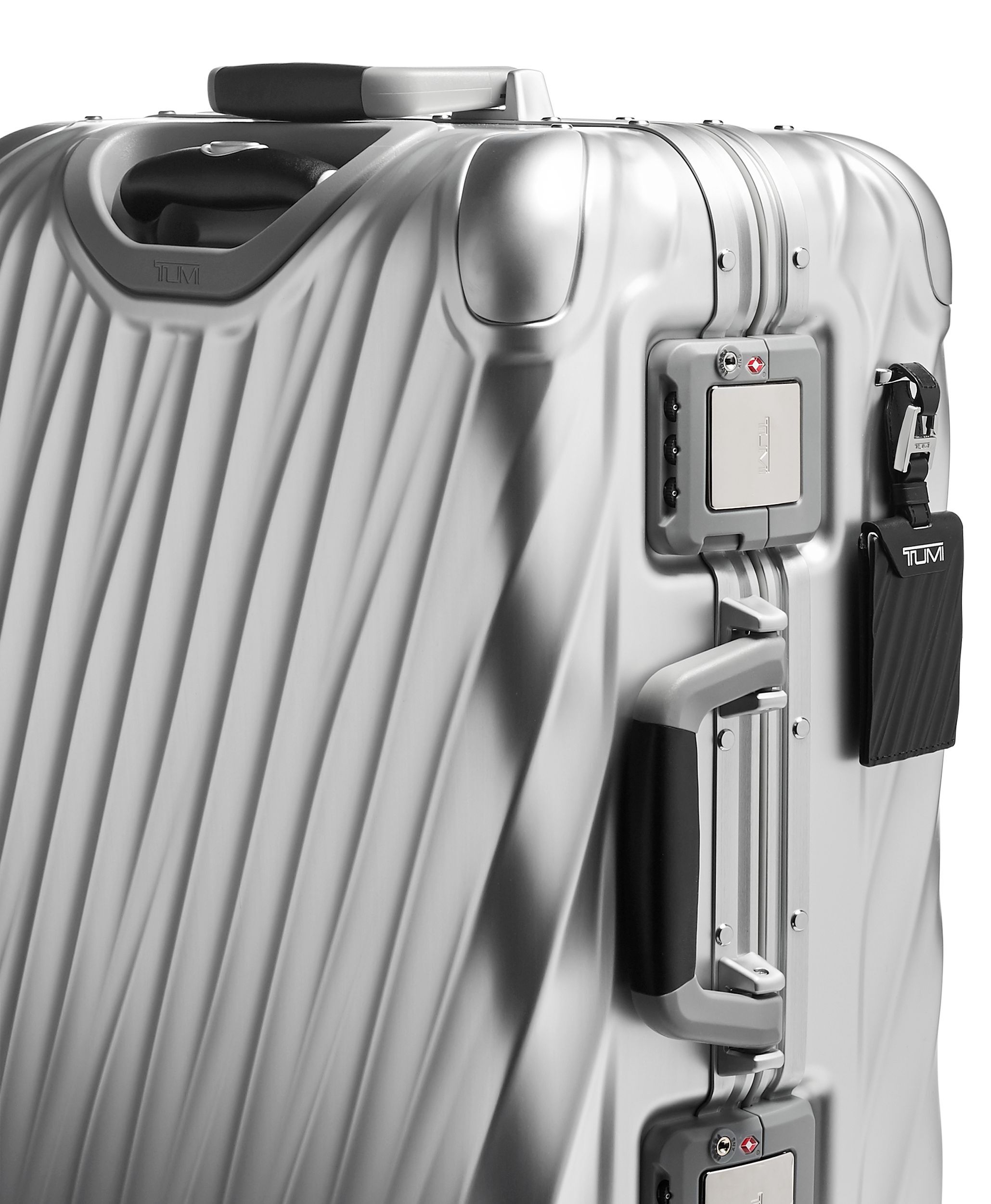 19 DEGREE ALUMINUM ラージ・キャリーオン シルバー｜TUMI(トゥミ)公式