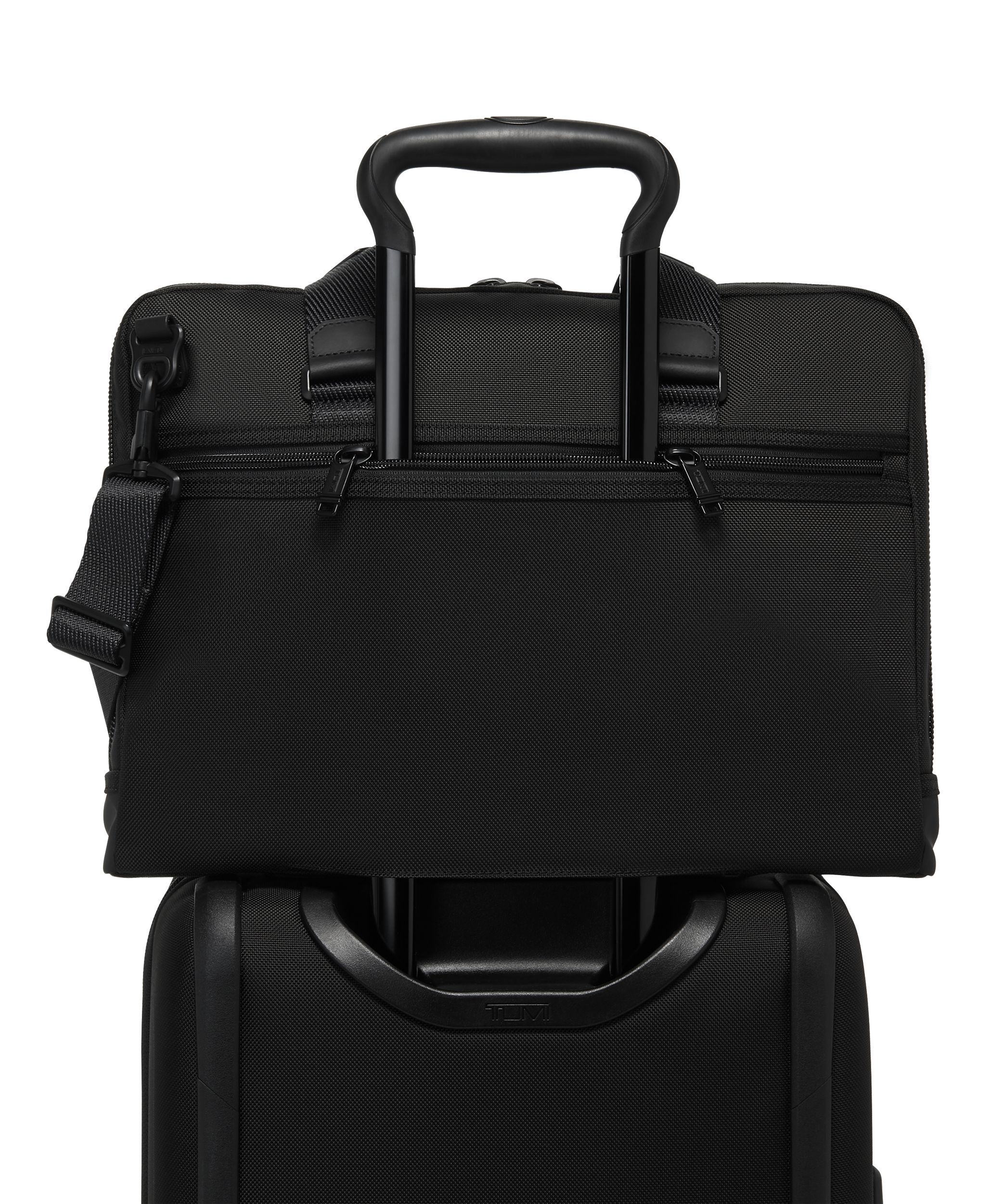 A*様 tumi スリムブリーフケース　ブラーボ　アカデミー トゥミ TUMI ブリーフケース アルファブラボー アカデミー・ブリーフ