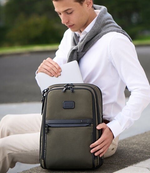 ALPHA スリム・バックパック ブラック｜TUMI(トゥミ)公式サイト | TUMI 