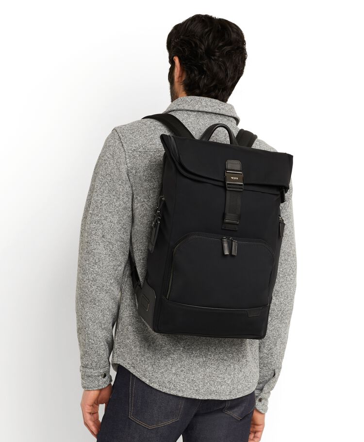 HARRISON 「オズボーン」ロール・トップ・バックパック ブラック｜TUMI 