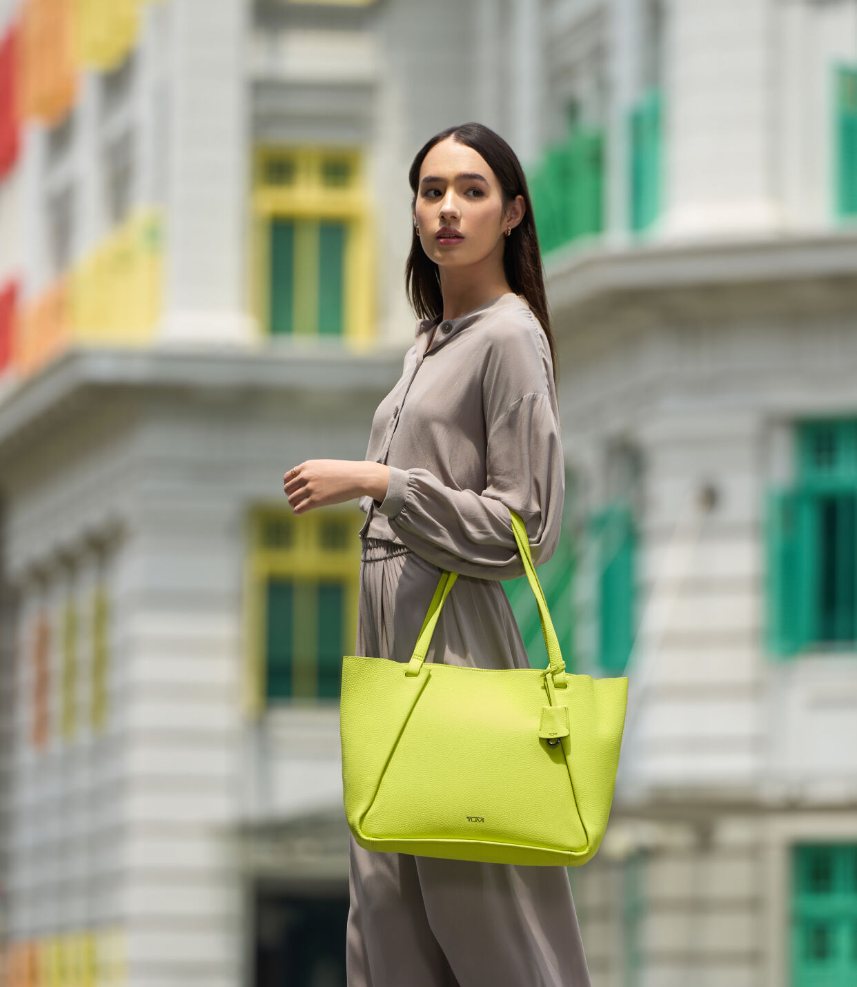 GEORGICA 「ヴァロリー」トート トープ｜TUMI(トゥミ)公式サイト