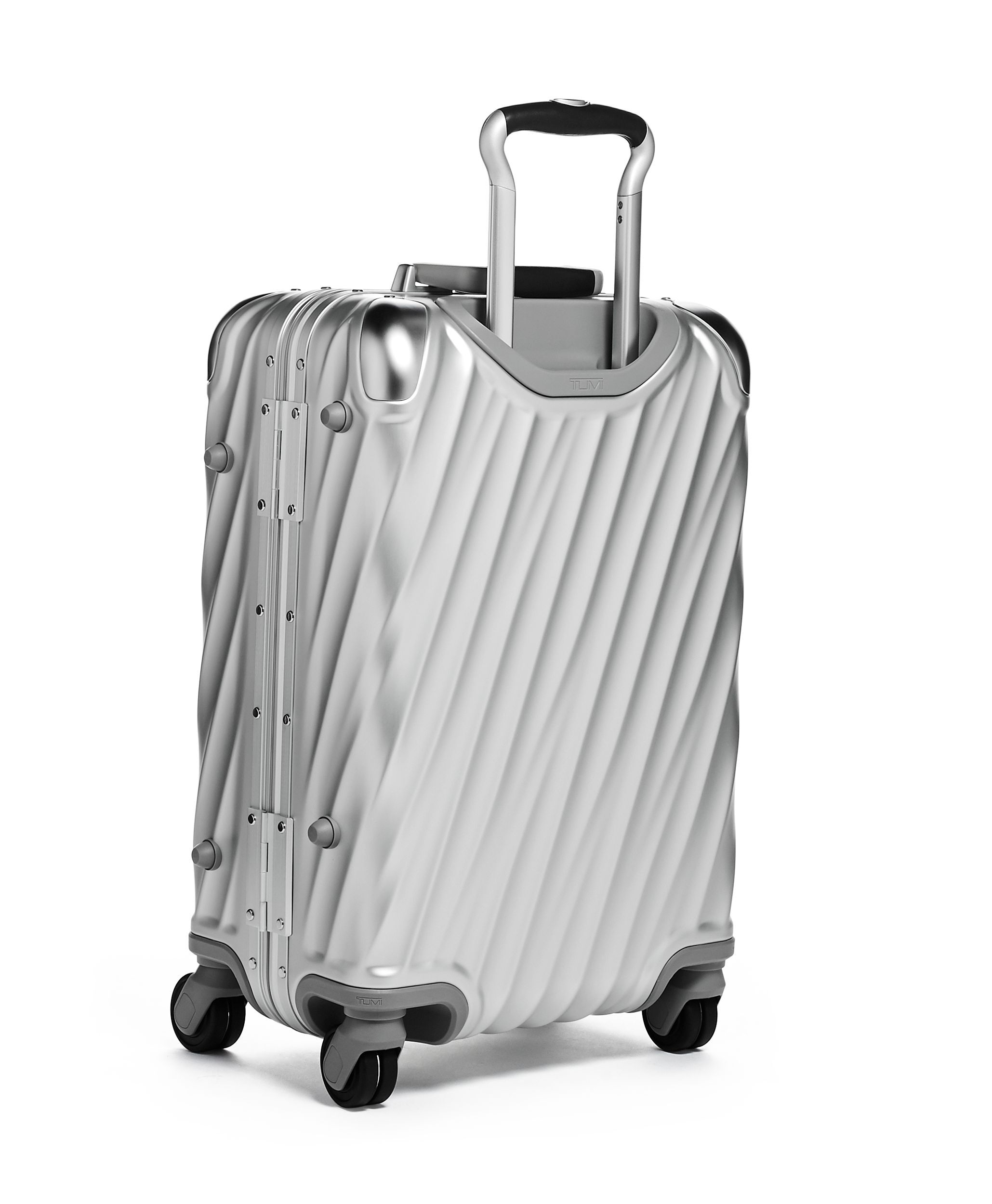 19 DEGREE ALUMINUM キャリーオン シルバー|TUMI(トゥミ)公式サイト 19 DEGREE ALUMINUM キャリーオン シルバー|TUMI(トゥミ)公式サイト