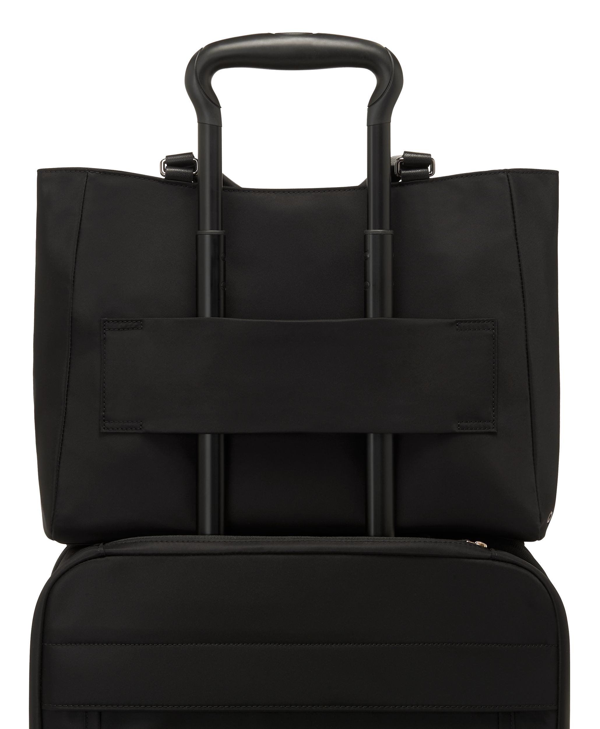 TUMI ヴァレッタ ミディアムトート クロームジッパー トートバッグ レディス VOYAGEUR 「ヴァレッタ」ミディアム