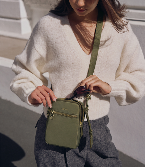 VOYAGEUR 「ペルシャ」クロスボディ  lifestyle | TUMI