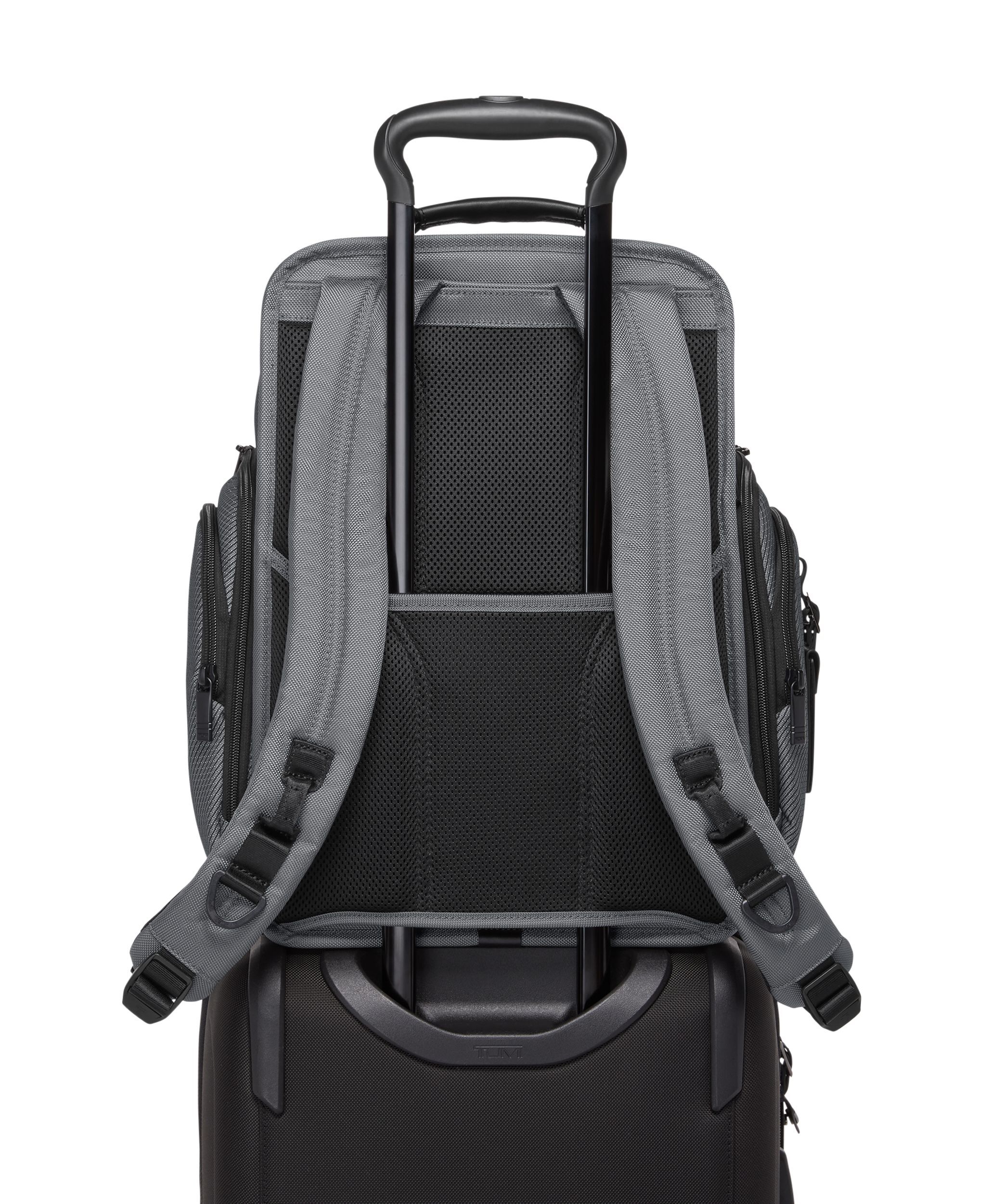 TUMI ALPHA（アルファ） トゥミ・ブリーフ・パック グレイ