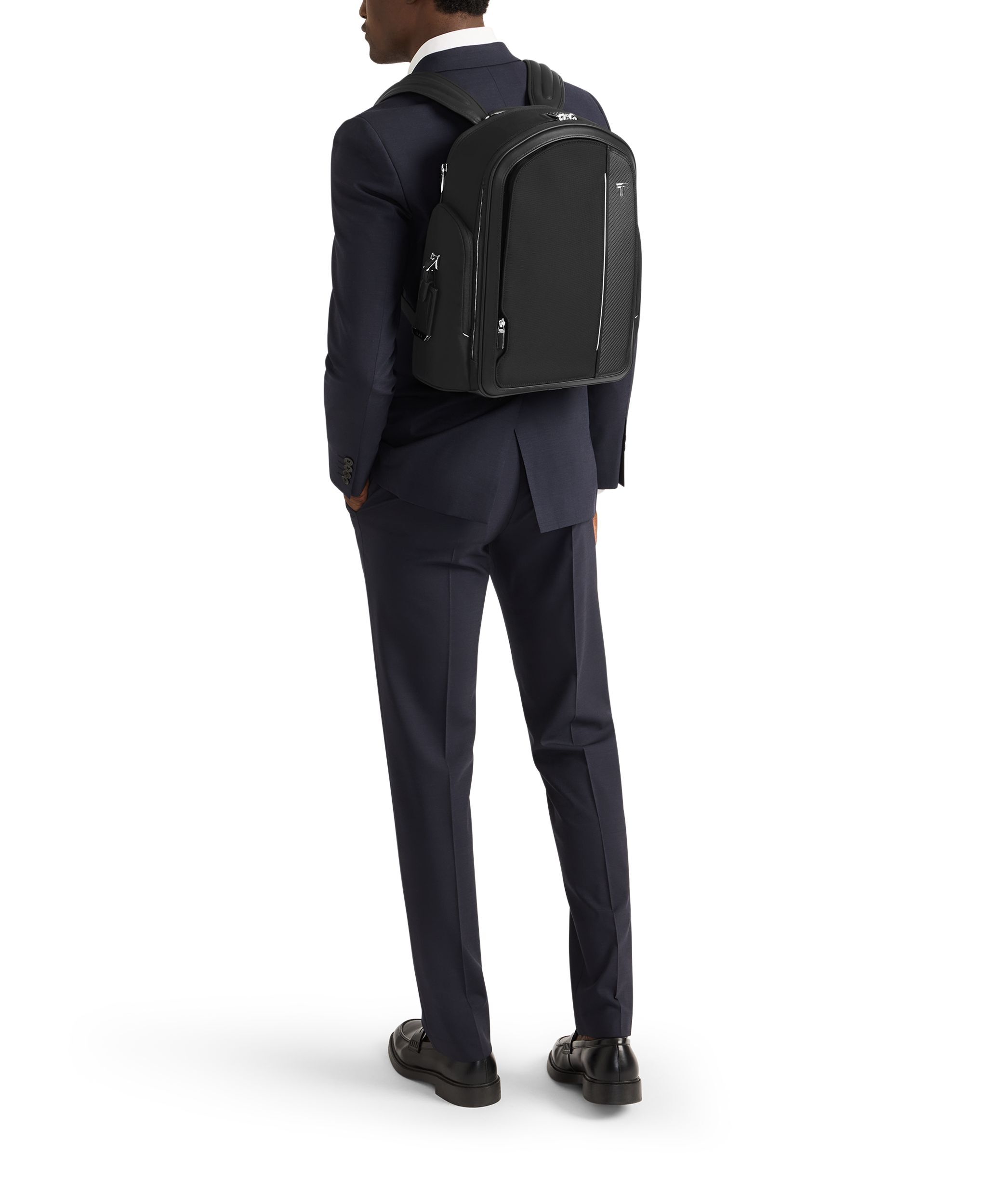 ARRIVÉ 「ラーソン」ミディアム・バックパック｜TUMI(トゥミ)公式サイト