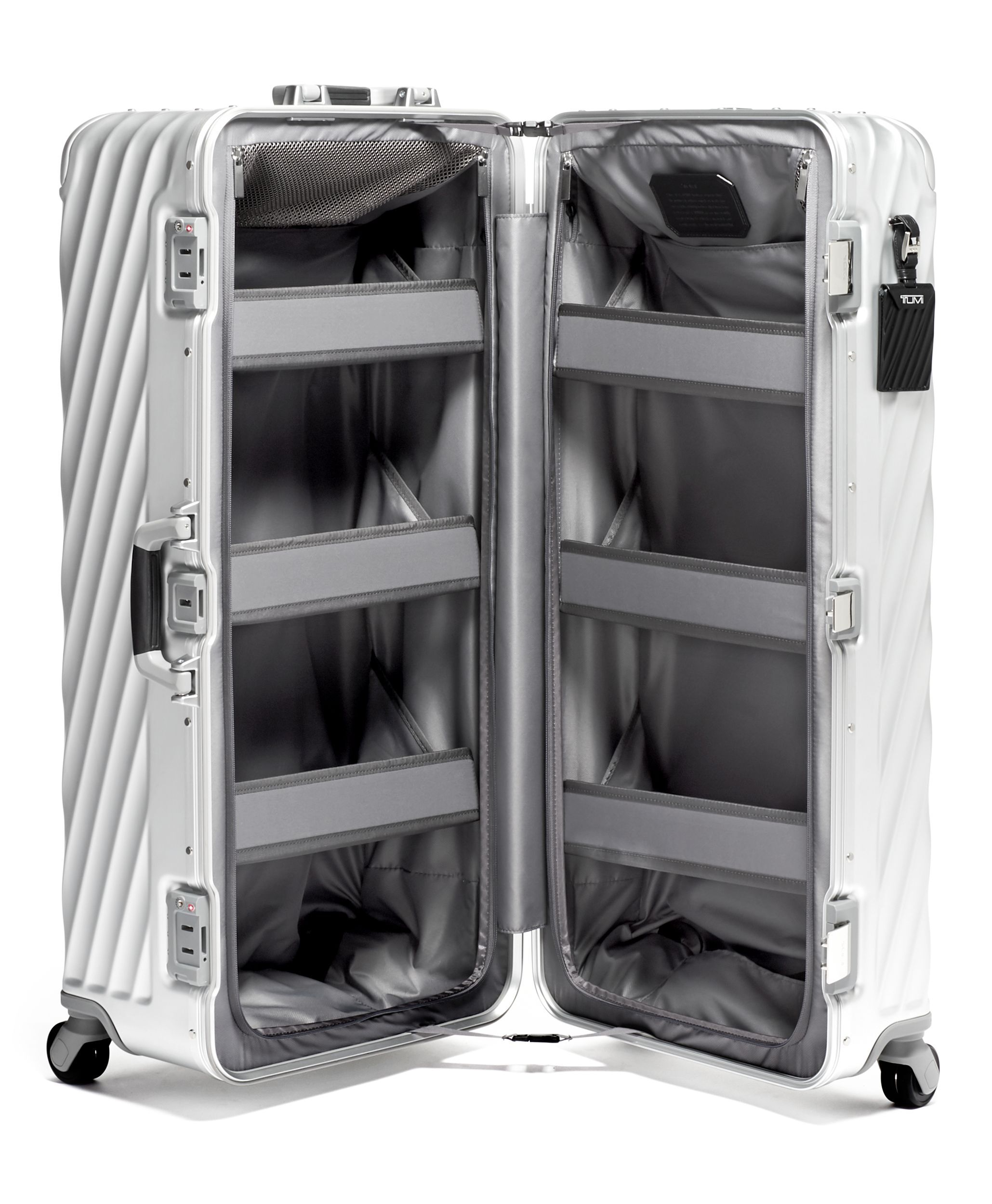 19 DEGREE ALUMINUM ローリング・トランク | TUMI公式サイト