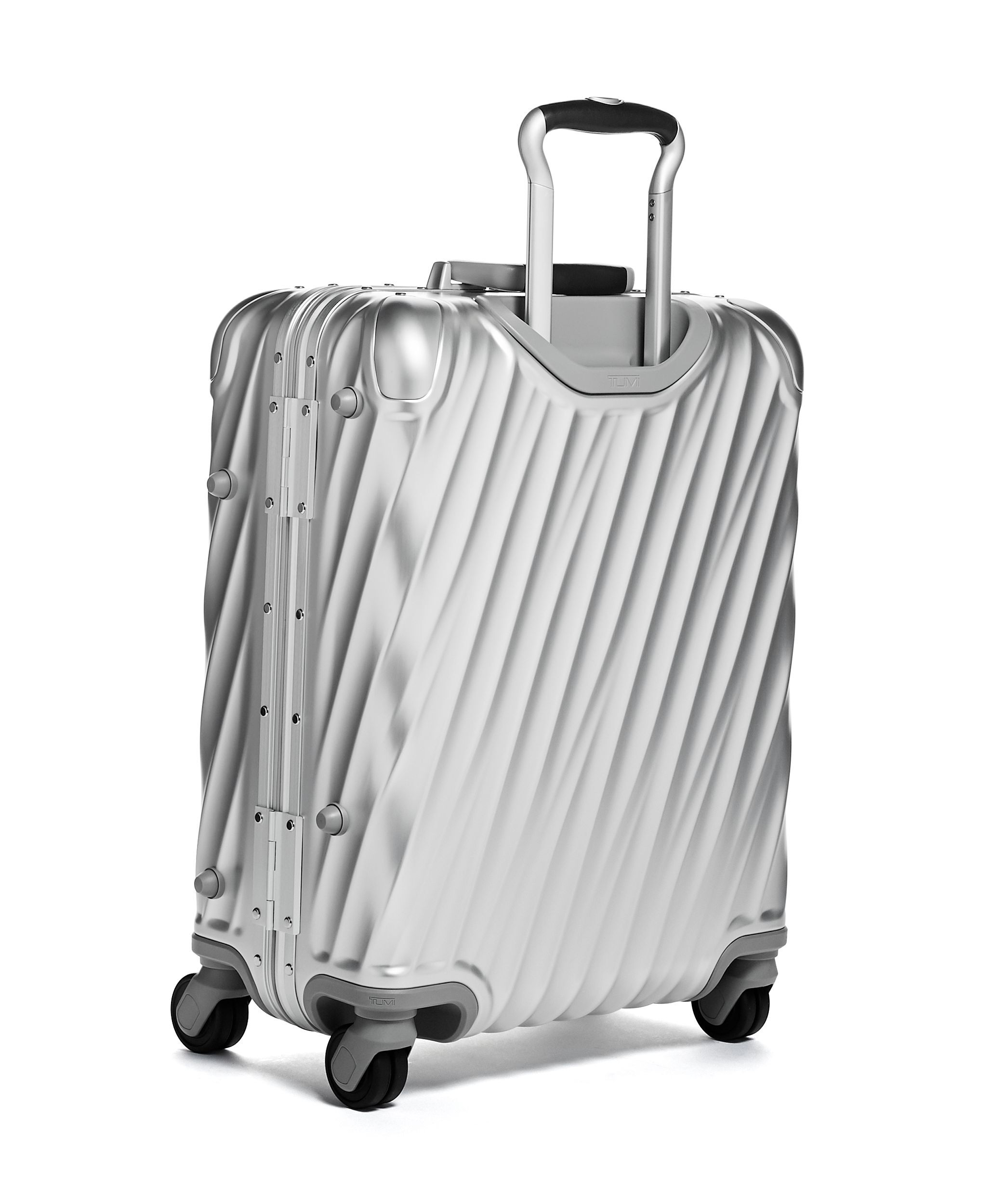 19 DEGREE ALUMINUM コンチネンタル・キャリーオン シルバー｜トゥミ公式サイト | TUMI