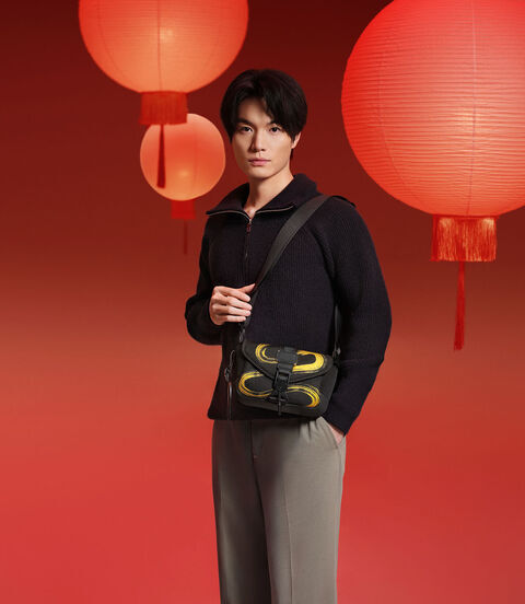 Lunar New Year 「コンパス」クロスボディ  lifestyle | TUMI