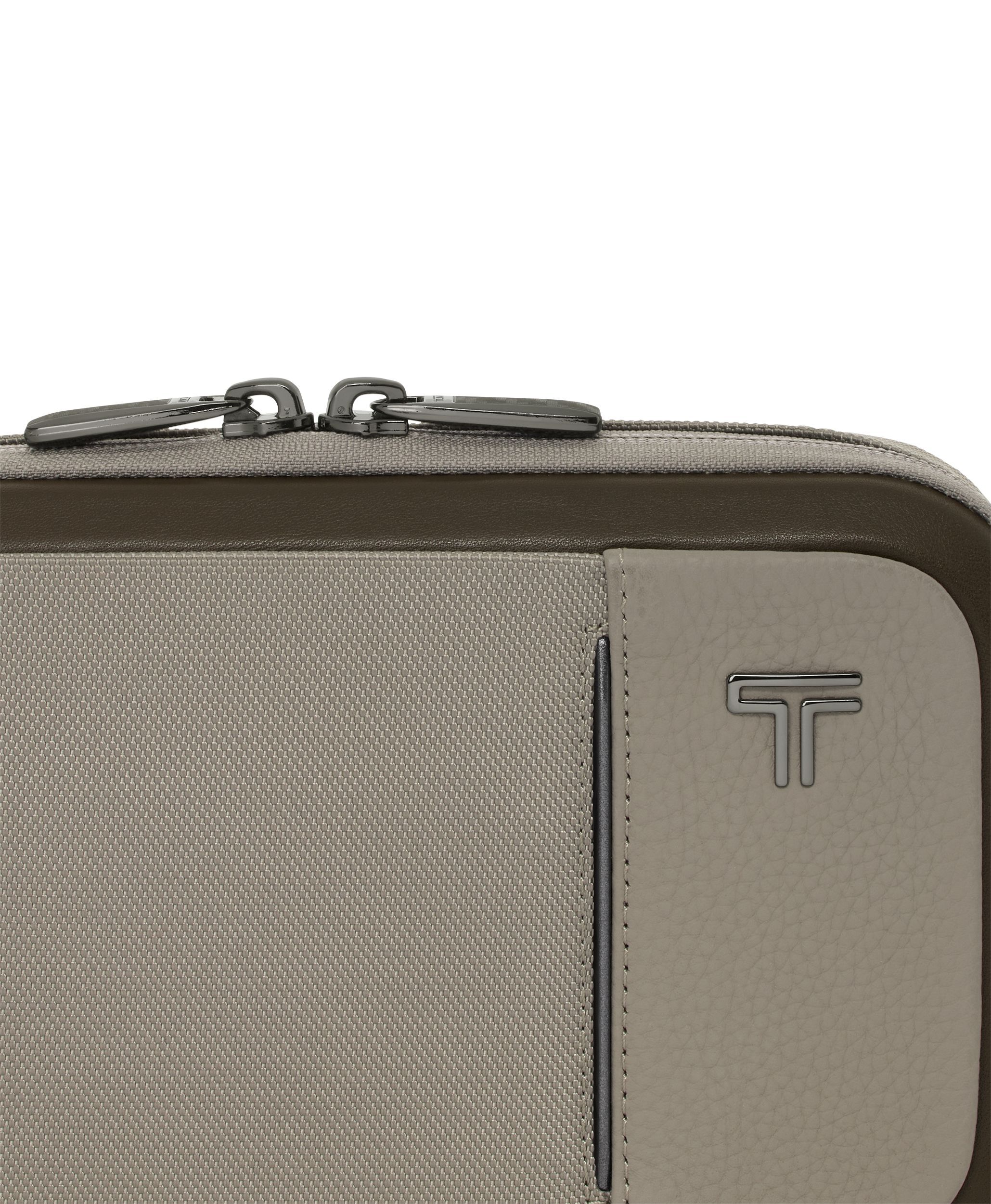 メンズ ショルダーバッグ・クロスボディ｜TUMI(トゥミ)公式サイト