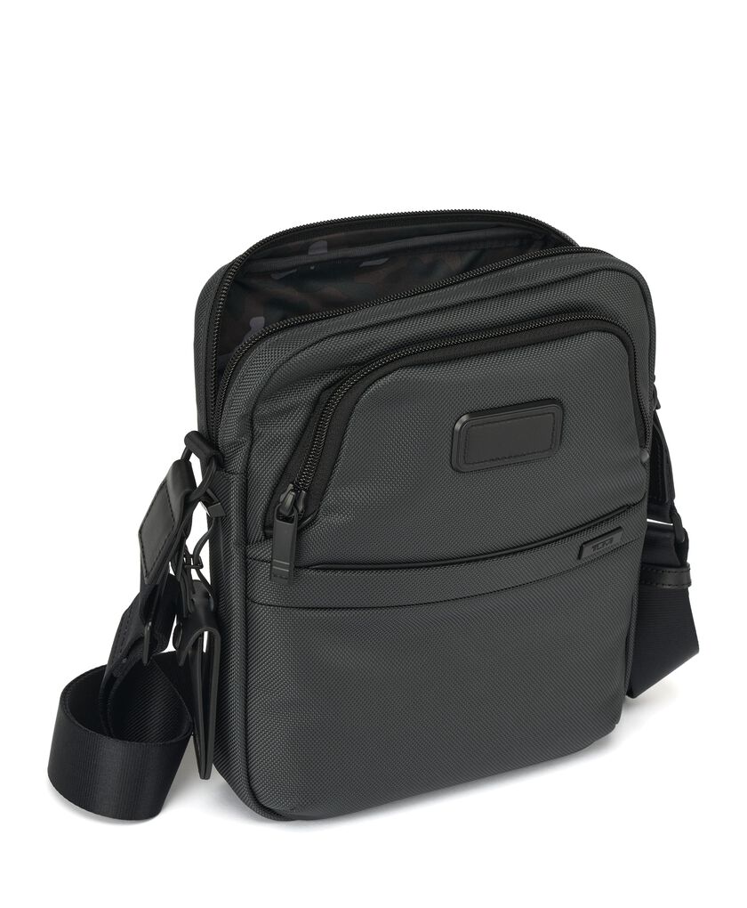 TUMI I SOPH. ミディアム・クロスボディ  hi-res | TUMI