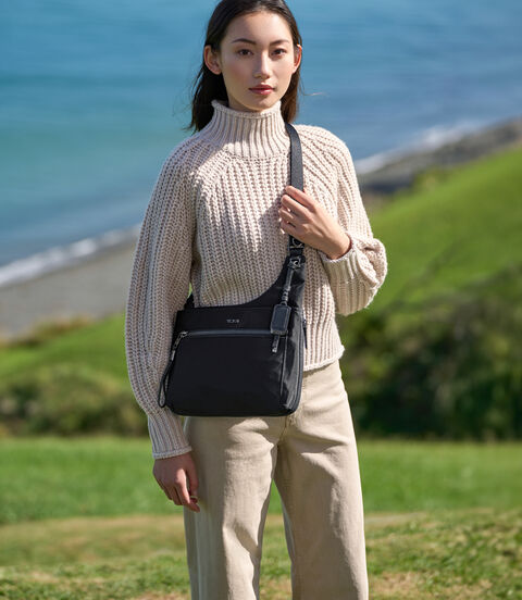 VOYAGEUR 「グレトナ」クロスボディ  lifestyle | TUMI