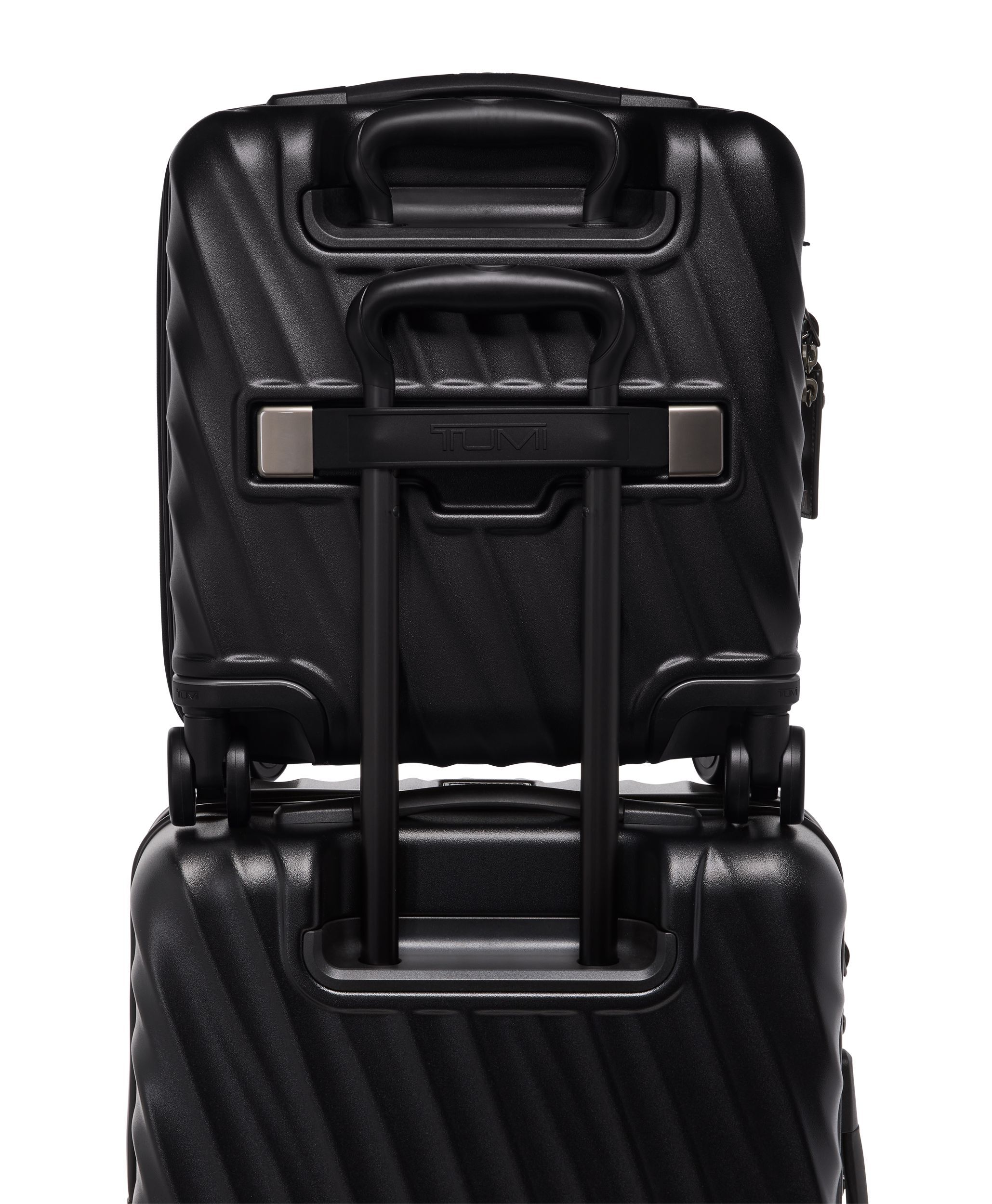 19 DEGREE スモール・コンパクト・4ウィール・ブリーフ | TUMI