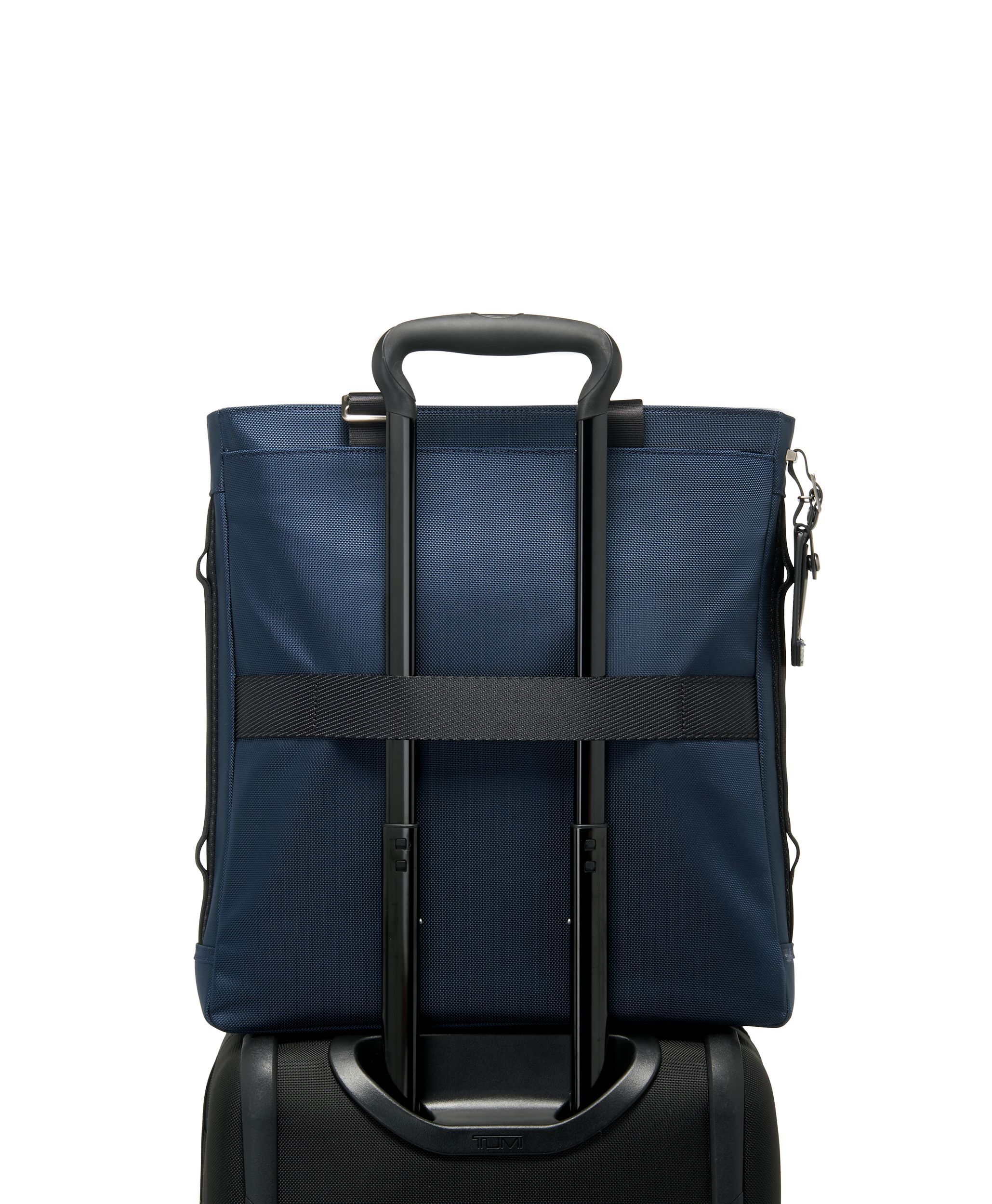 高額売筋】 【未使用】TUMI『リエイゾン』トートバック ネイビー