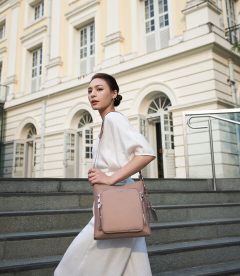 VOYAGEUR 「テイラー」クロスボディ  lifestyle | TUMI