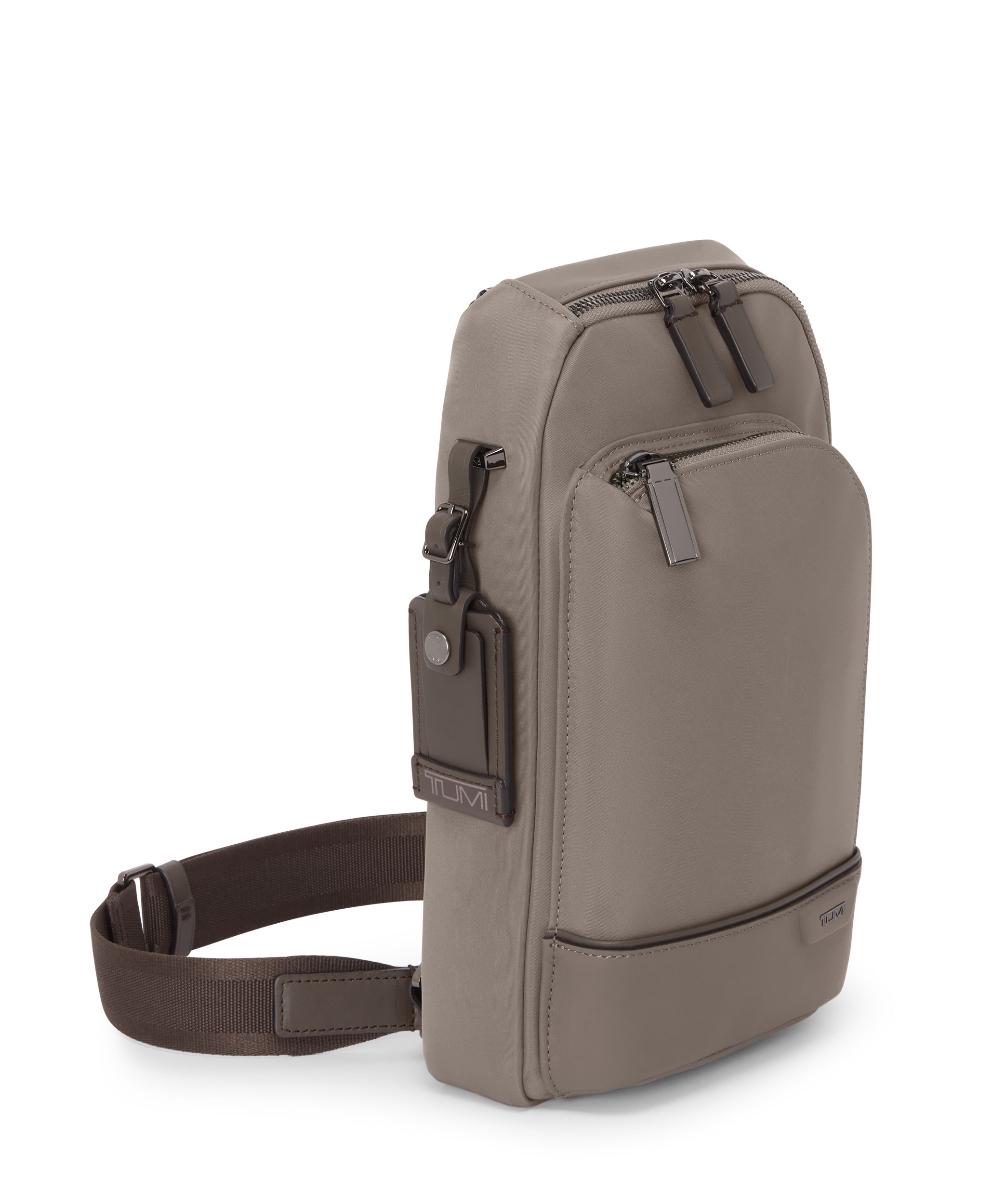 TUMI トゥミ ハリソン ボディバッグ スリングバッグ レザー グレー TUMI（トゥミ） HARRISON グレゴリー スリング リフレクティブ ボディ