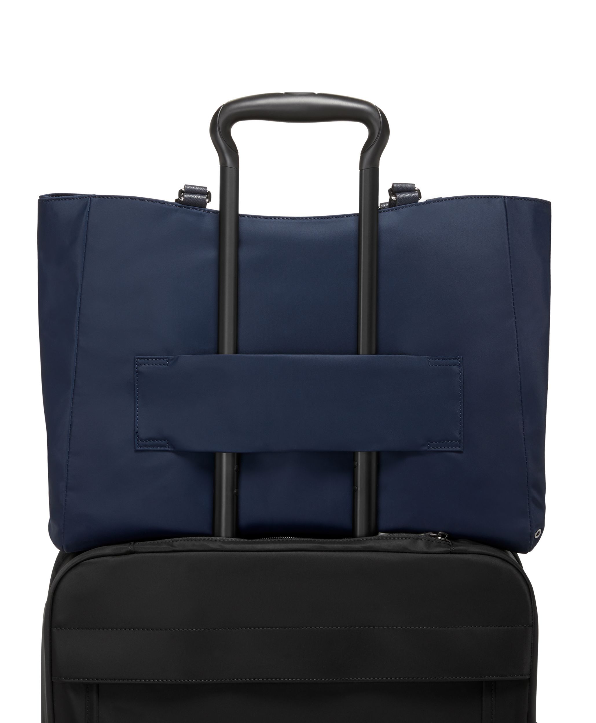 VOYAGEUR 「ヴァレッタ」ラージ・トート インディゴ｜TUMI(トゥミ)公式