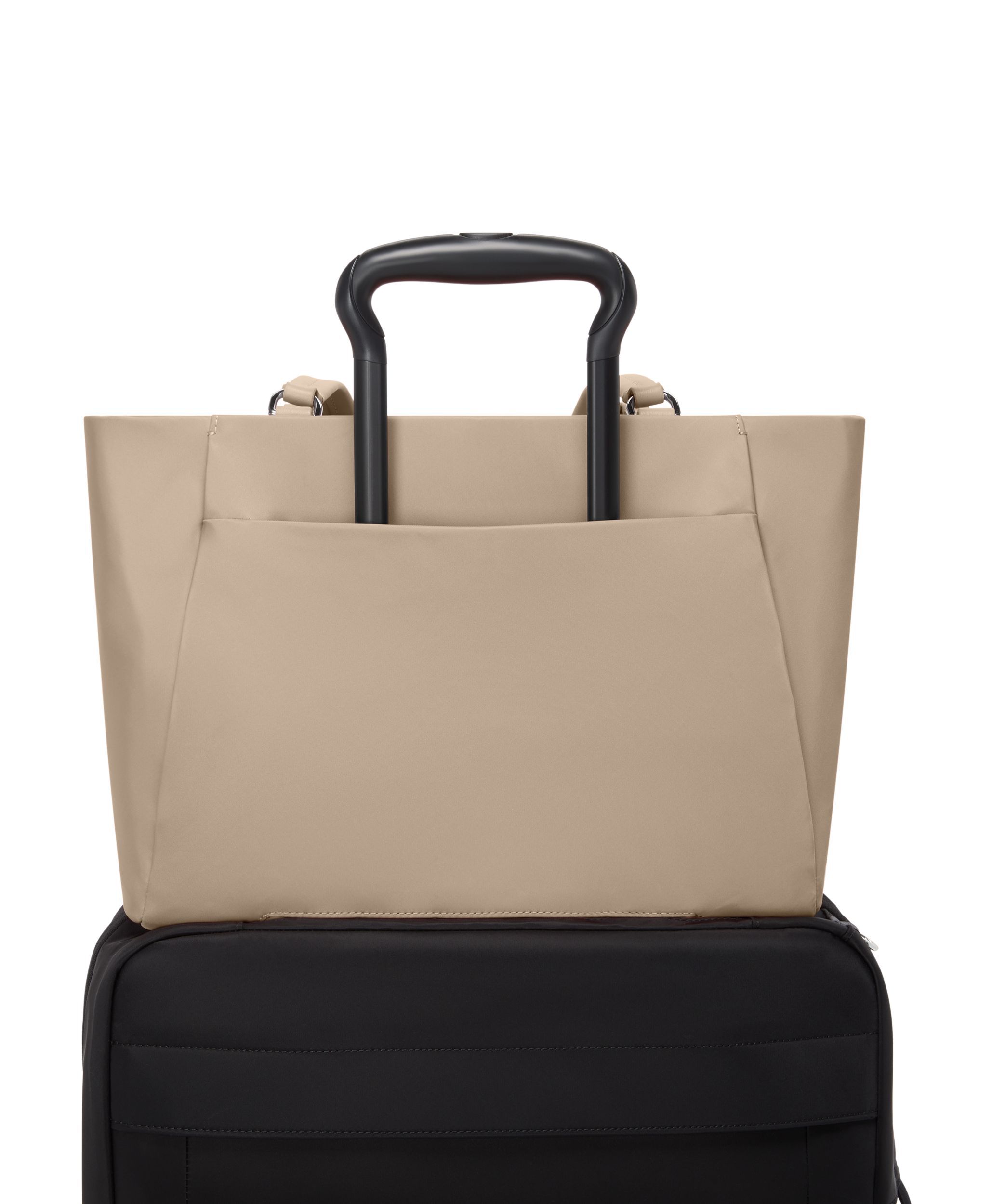 TUMI VOYAGEUR ヴァレッタ ミディアム・トート VOYAGEUR 「ヴァレッタ」ミディアム・トート インディゴ/ライト