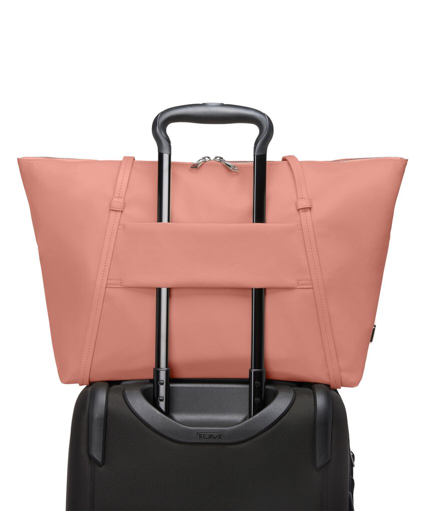 VOYAGEUR 「キュー」トート  hi-res | TUMI