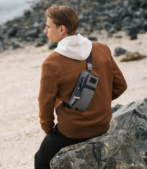 ALPHA コンパクト・スリング  lifestyle | TUMI