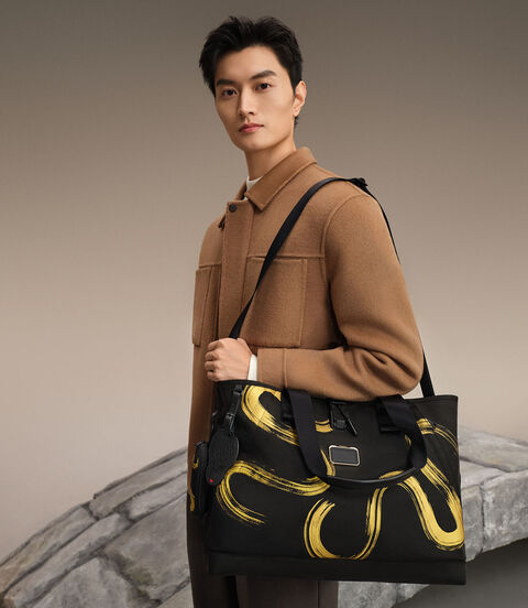Lunar New Year 「リトリート」トート  lifestyle | TUMI
