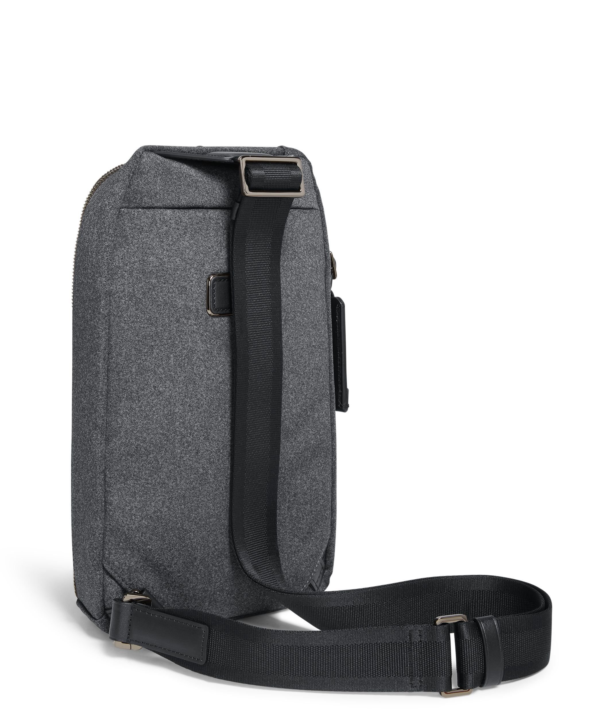 HARRISON 「グレゴリー」スリング ダーク チャコール｜TUMI