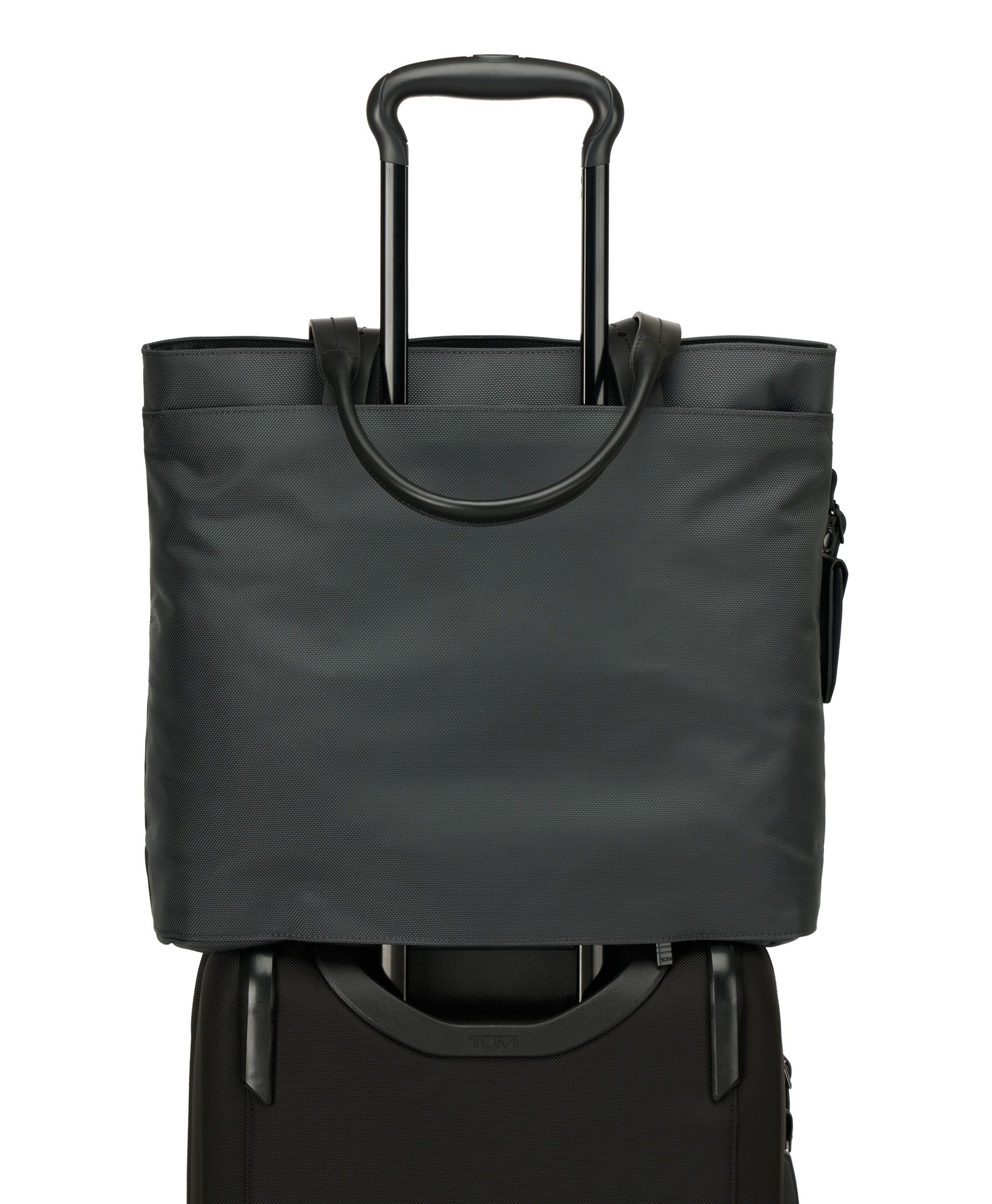 TUMI| SOPH. コンパニオン・トート グレイ/ブラック カモ | TUMI