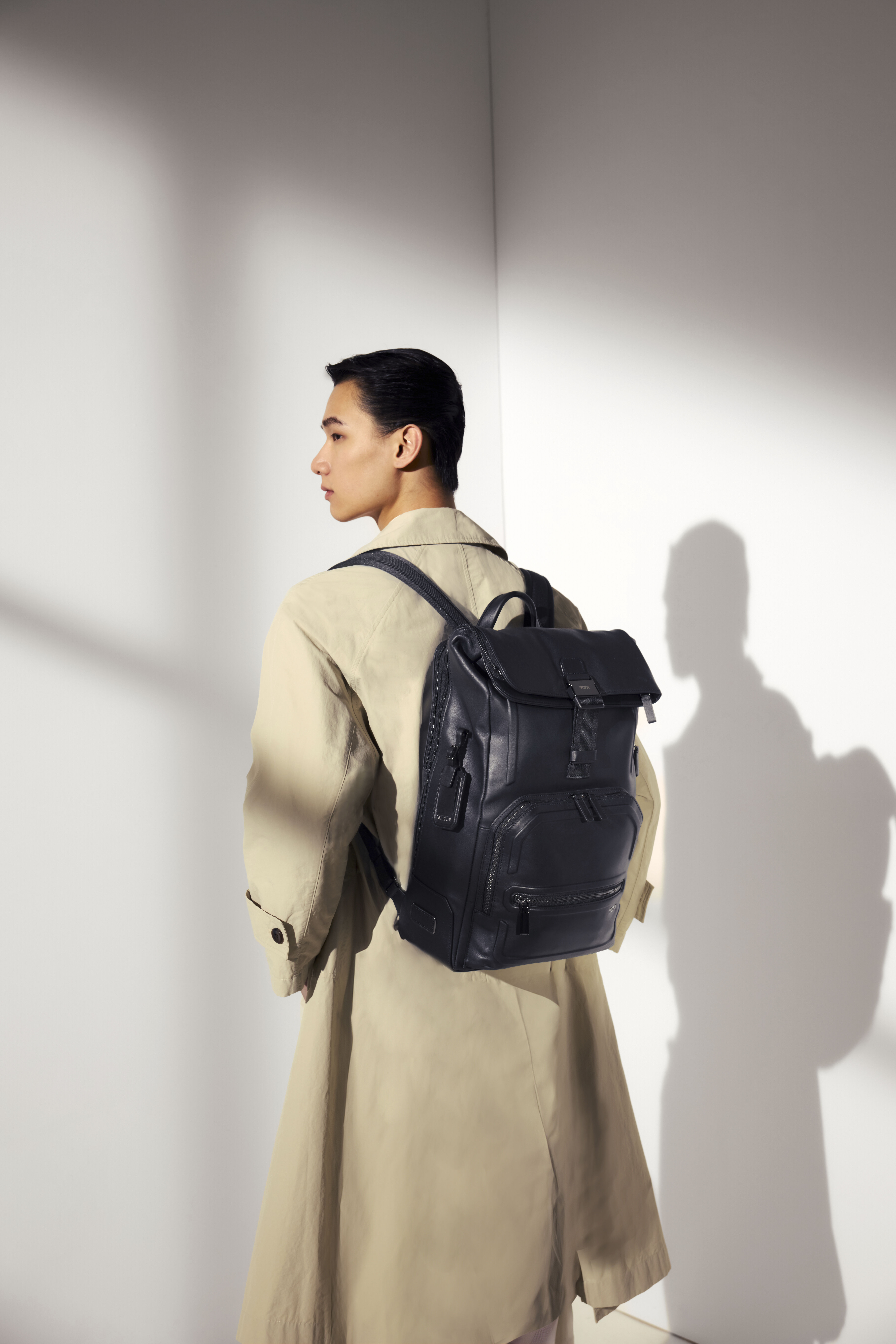 TUMI HARRISON 「オズボーン」ロール・トップ・バックパック HARRISON 「オズボーン」ロール・トップ・バックパック ブラック