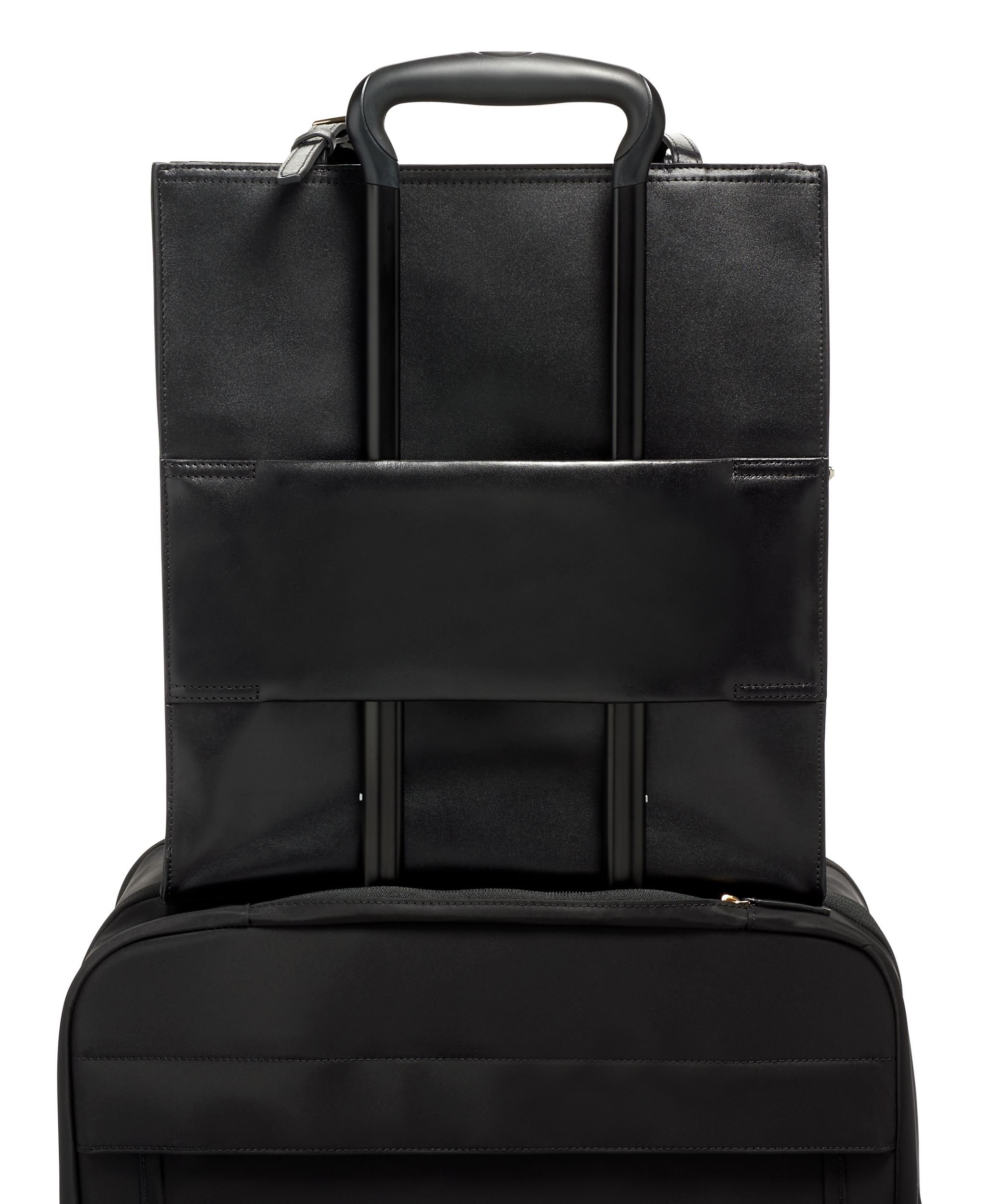 【新品未使用】TUMI ニーナ　ノース・サウストート　レザー　トートバッグ tumi「ニーナ」ノース・サウス・トート