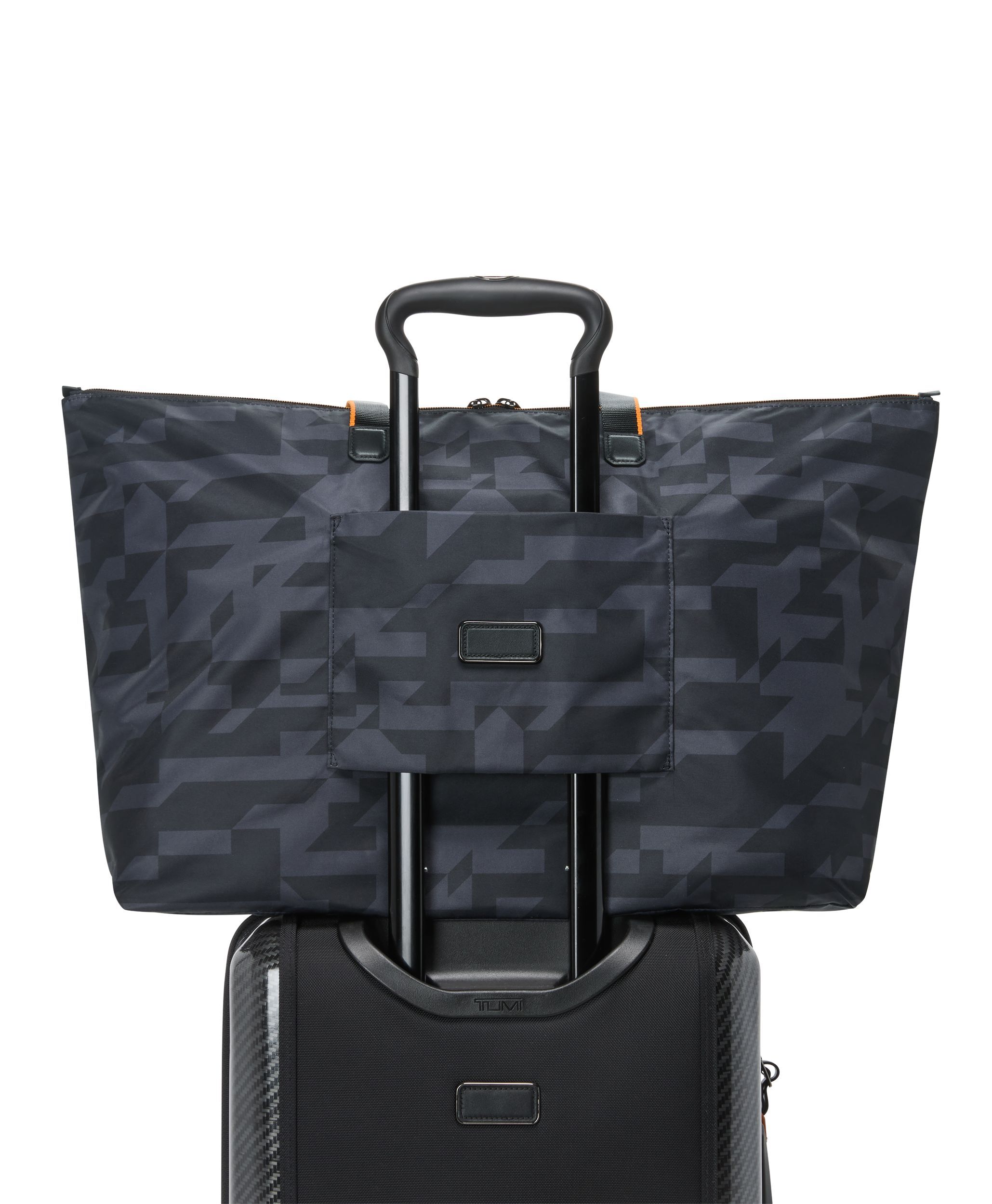 ブルガリ　アイグナー　トゥミ トラベルポーチ　アメニティ 未使用 TUMI トラベルポーチ アイマスク トゥミ アメニティ