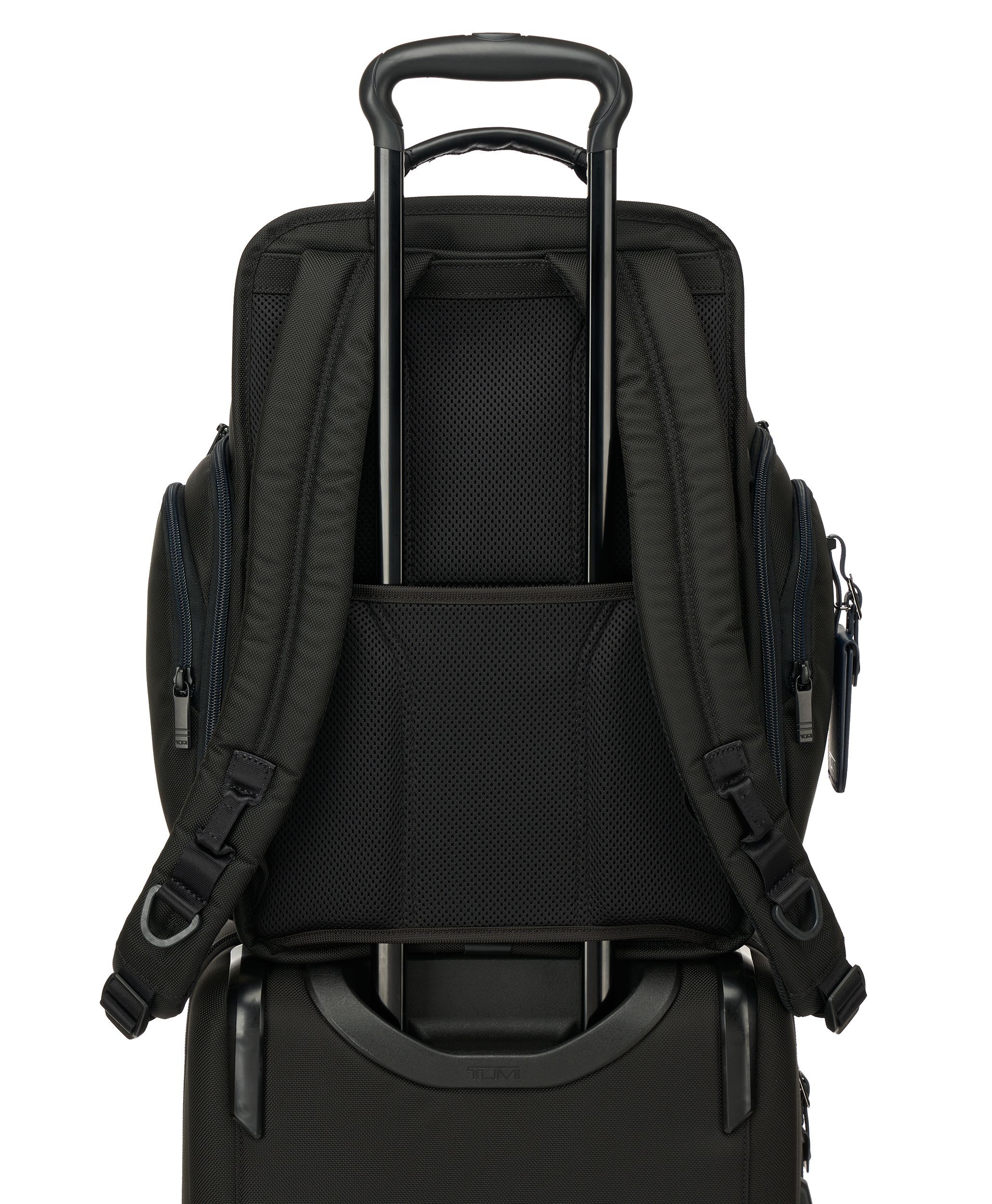 TUMI ALPHA (アルファ) トゥミ・ブリーフ・パック ブラック/ネイビー