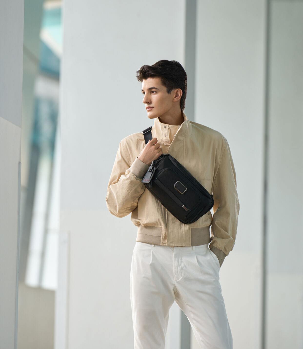 ALPHA ラージ・スリング ブラック｜TUMI(トゥミ)公式サイト | TUMI