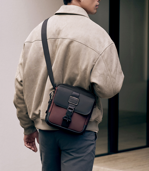 ALPHA BRAVO 「ジュニア」クロスボディ  lifestyle | TUMI