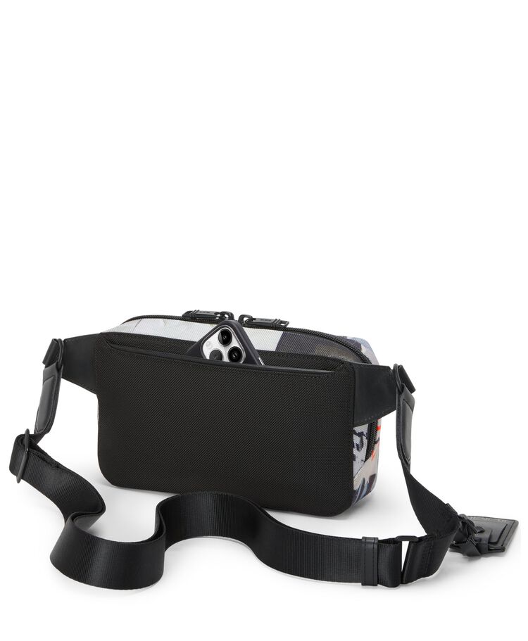 イースト・ウエスト・スリング  hi-res | TUMI