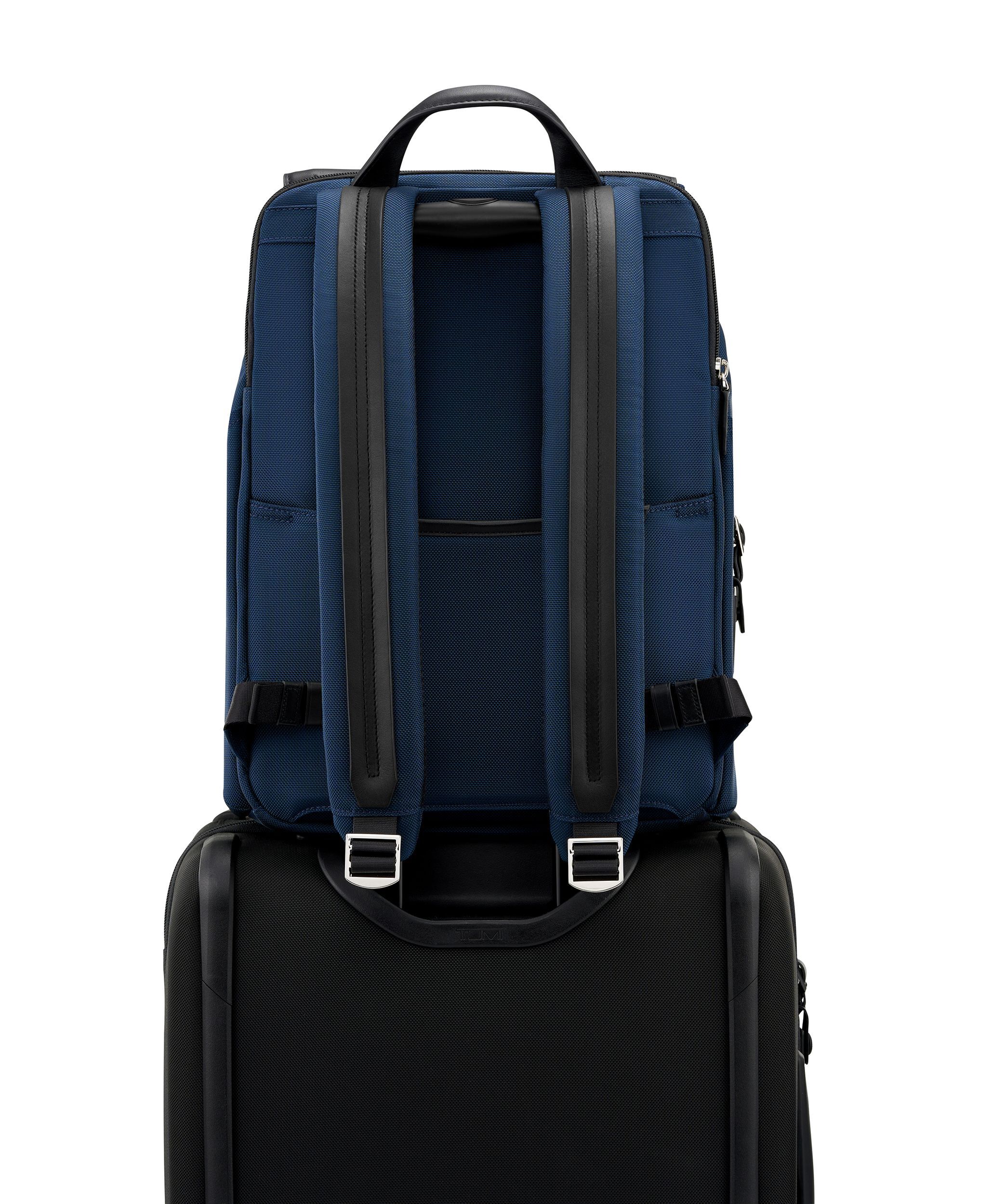 JARVIS フラップ・バックパック ネイビー/ブラック｜トゥミ公式サイト | TUMI