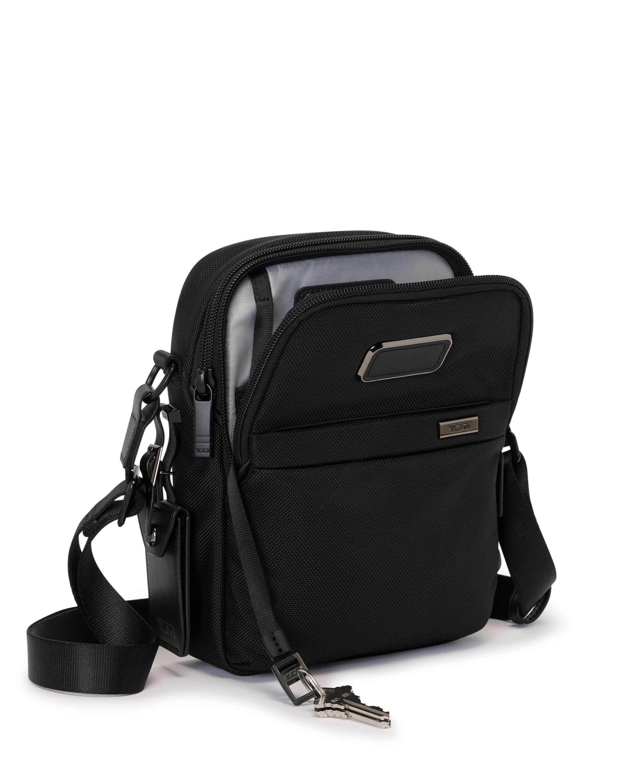 美品　TUMI 999D3 サコッシュ　ミニボディーバッグ　トゥミ　廃盤 TUMI（トゥミ） 最大51%☆5/3限定 正規品5年保証 ショルダーバッグ