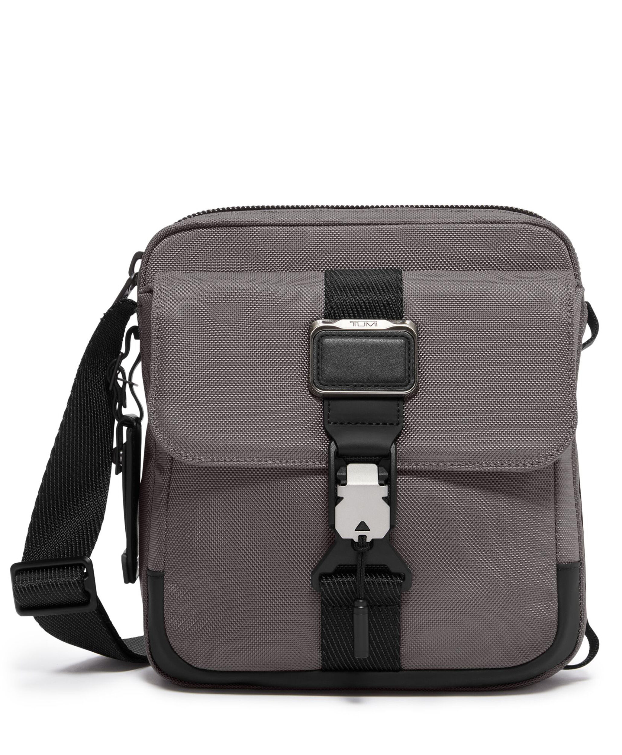 玄関先迄納品 ALPHA BRAVO 「ジュニア」クロスボディ チャコール｜TUMI(トゥミ バッグ