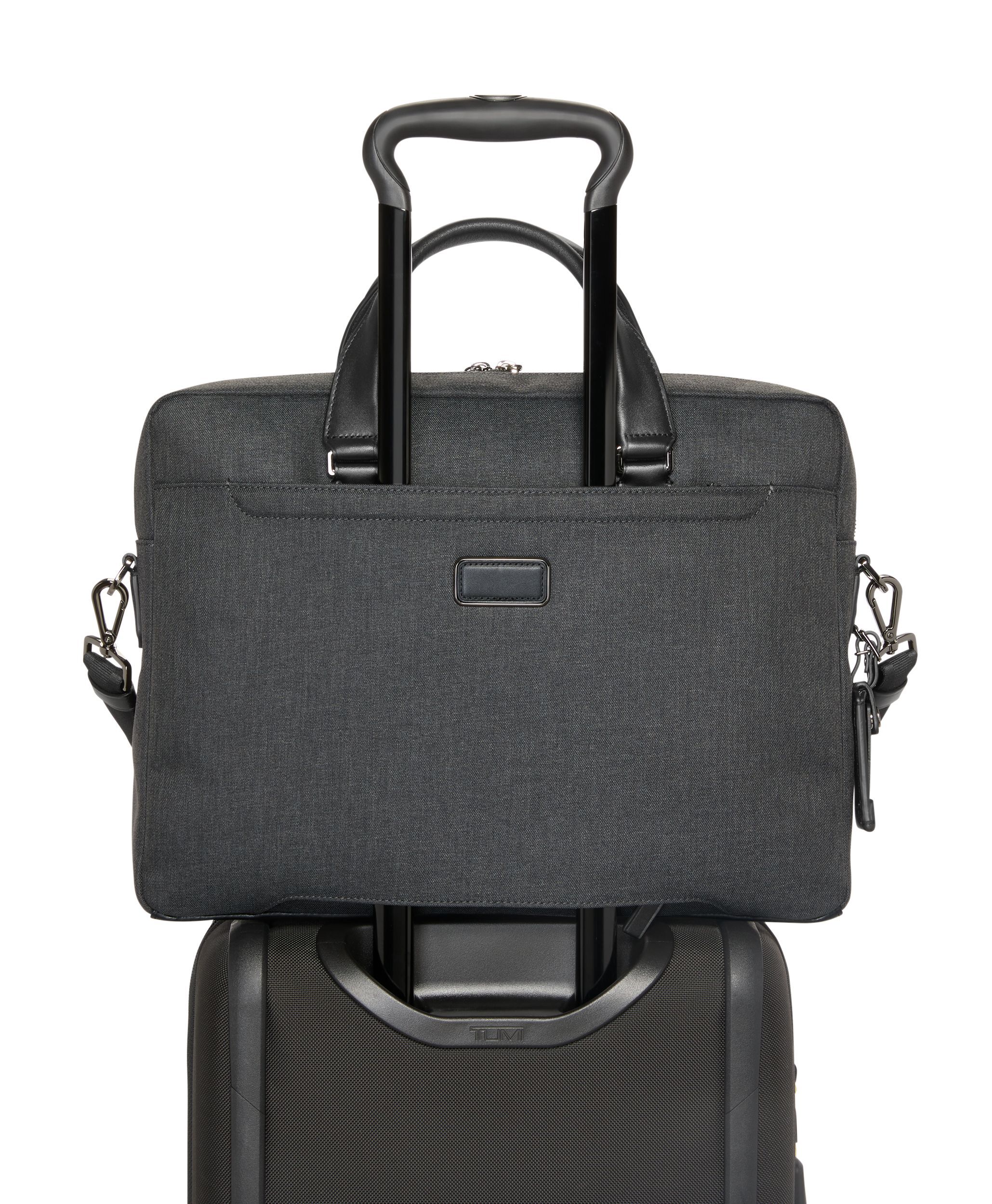 【極美品】TUMI ARRIVE ジップトップ マッカラン ショルダーバッグ TUMI Arrive 'McCarren' Black / Chrome Zip Top Cross Body