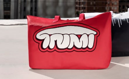 【TUMI/トゥミ】 クロスボディバッグ 渋いレッド Amazon | [トゥミ] Crossbody 公式 正規品 Voyageur 「トゥラ